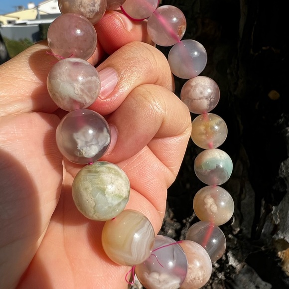 Flower Agate Bead Bracelet - Sakura Agate - Picture 6 of 7